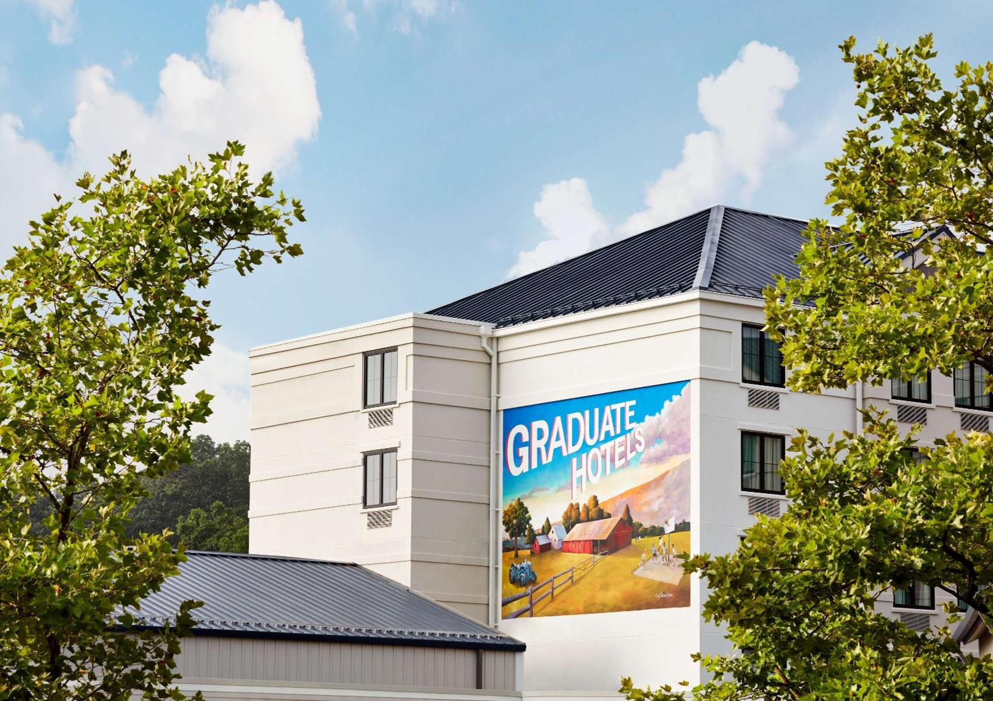 Graduate By Hilton Storrs Hotel Bagian luar foto
