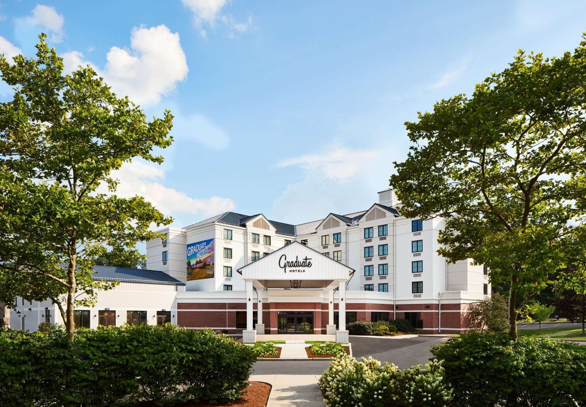 Graduate By Hilton Storrs Hotel Bagian luar foto